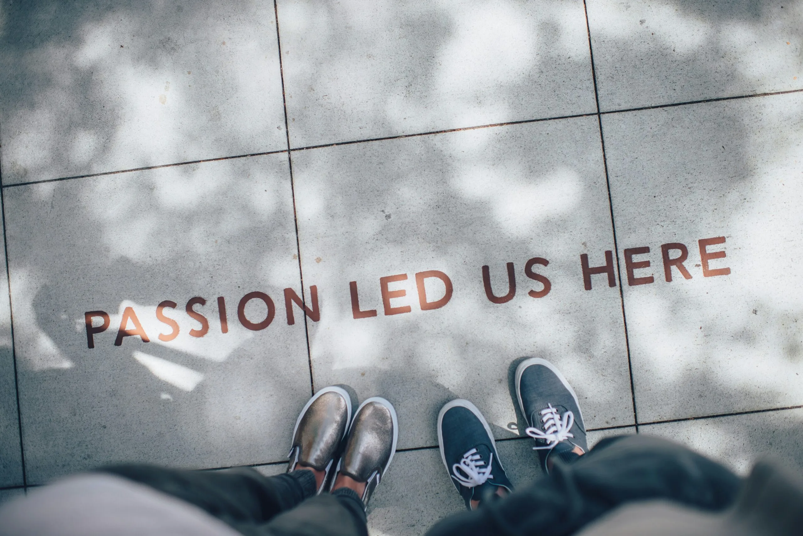 How to Attract a Larger Audience to Your Travel Affiliate Site: Increasing Engagement and Conversions 1 two person standing on gray tile paving